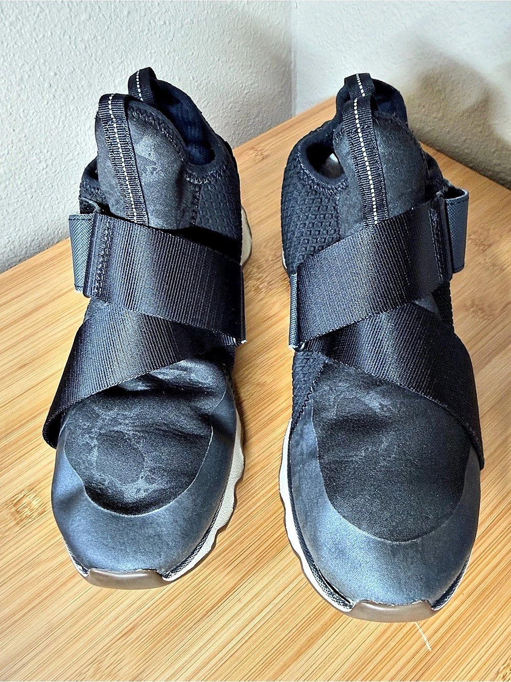 Sorel Kinetic Impact Strap Sneaker Black Sport Sandals US 10 - Picture 2 of 8